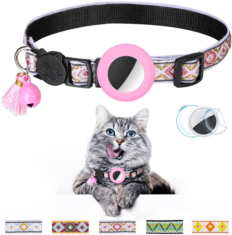 Geometric Cat Collar with Bell close-up for dogs and cats by Pawszozo