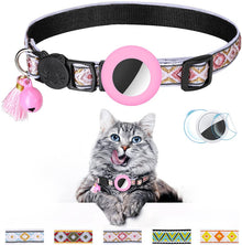 Geometric Cat Collar with Bell close-up for dogs and cats by Pawszozo