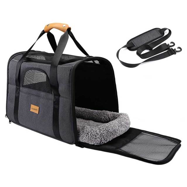 Foldable Soft Pet Carrier Bag from Pawszozo for dog and cat owners