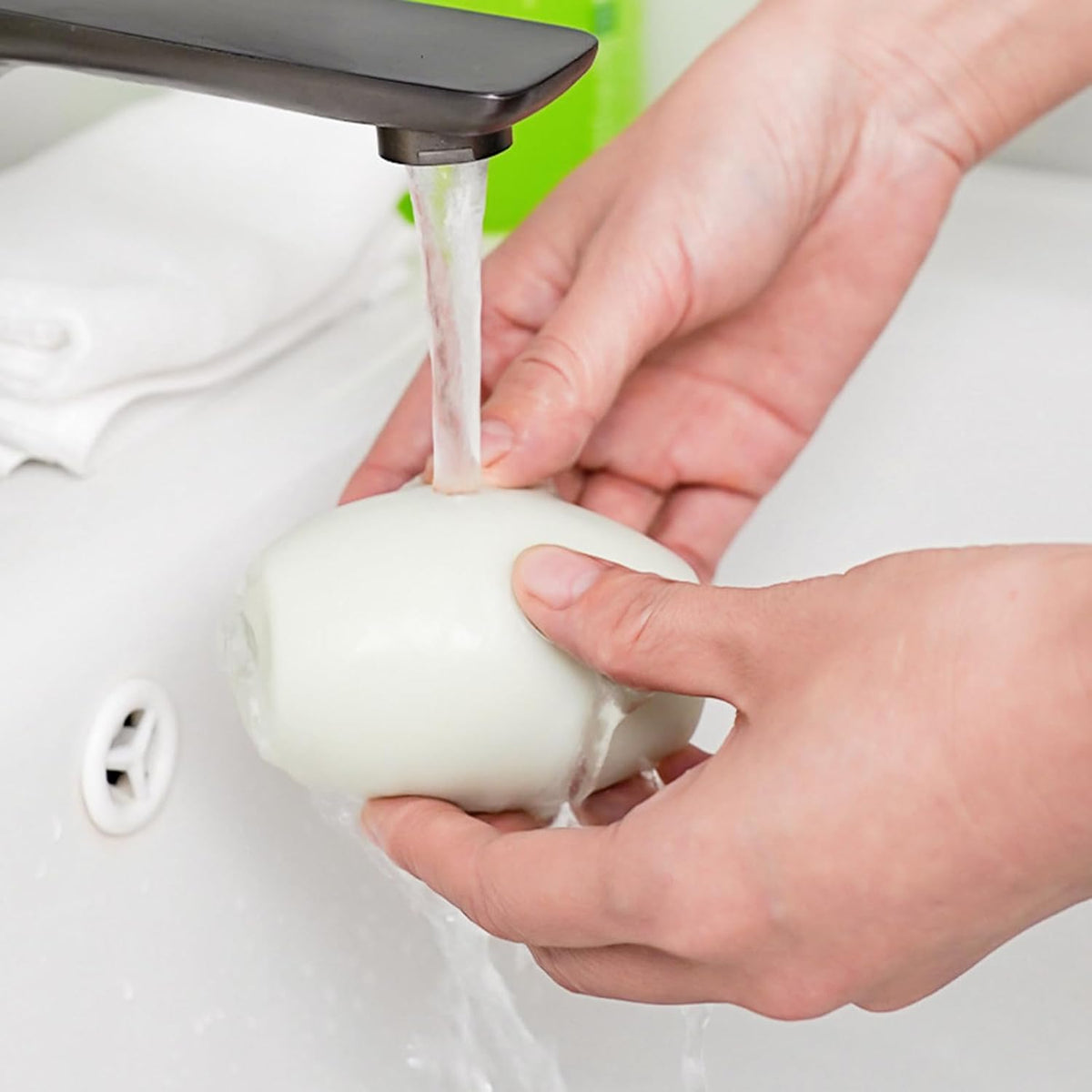 Washable Reusable Lint Roller Ball from Pawszozo for pet owners